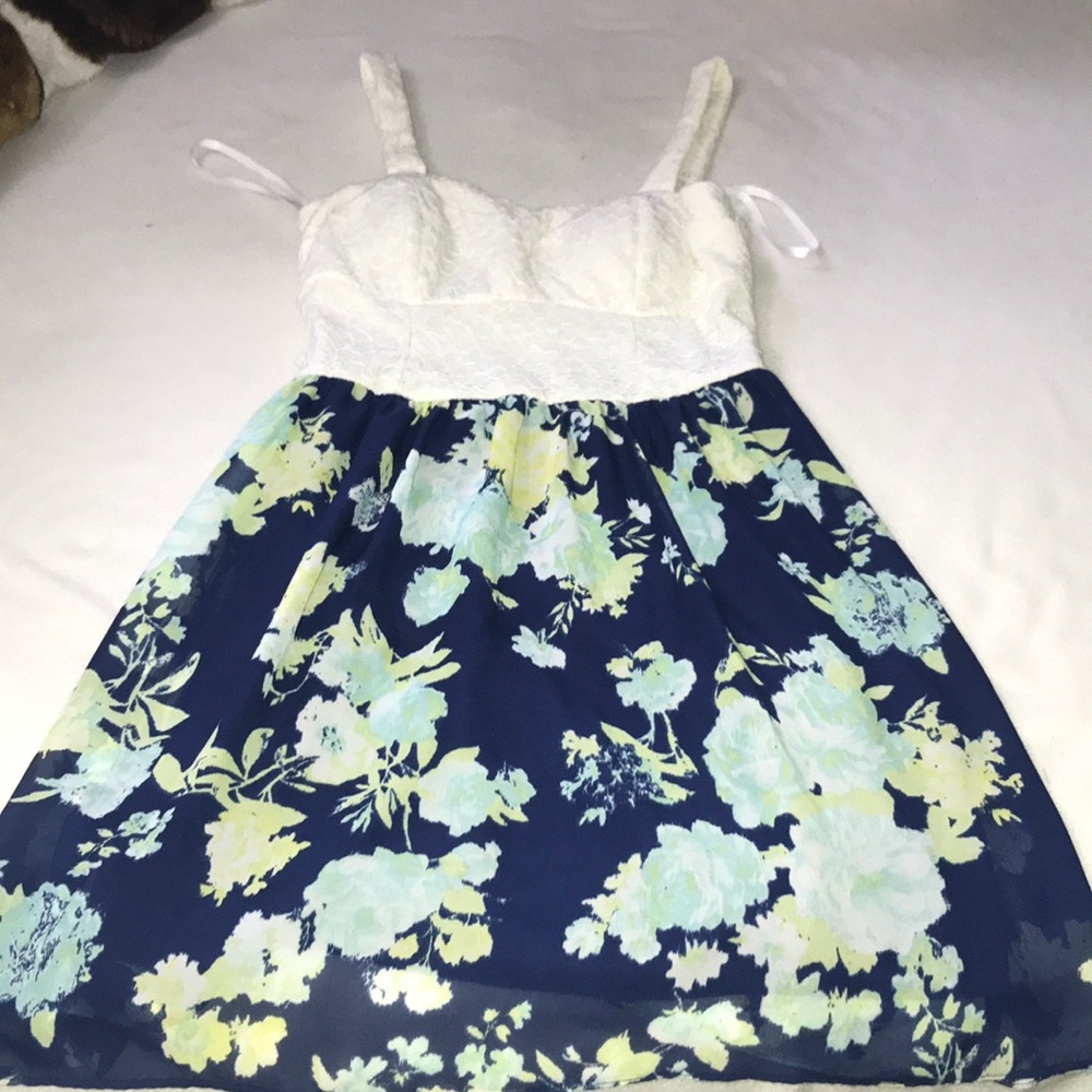 Floral short dress